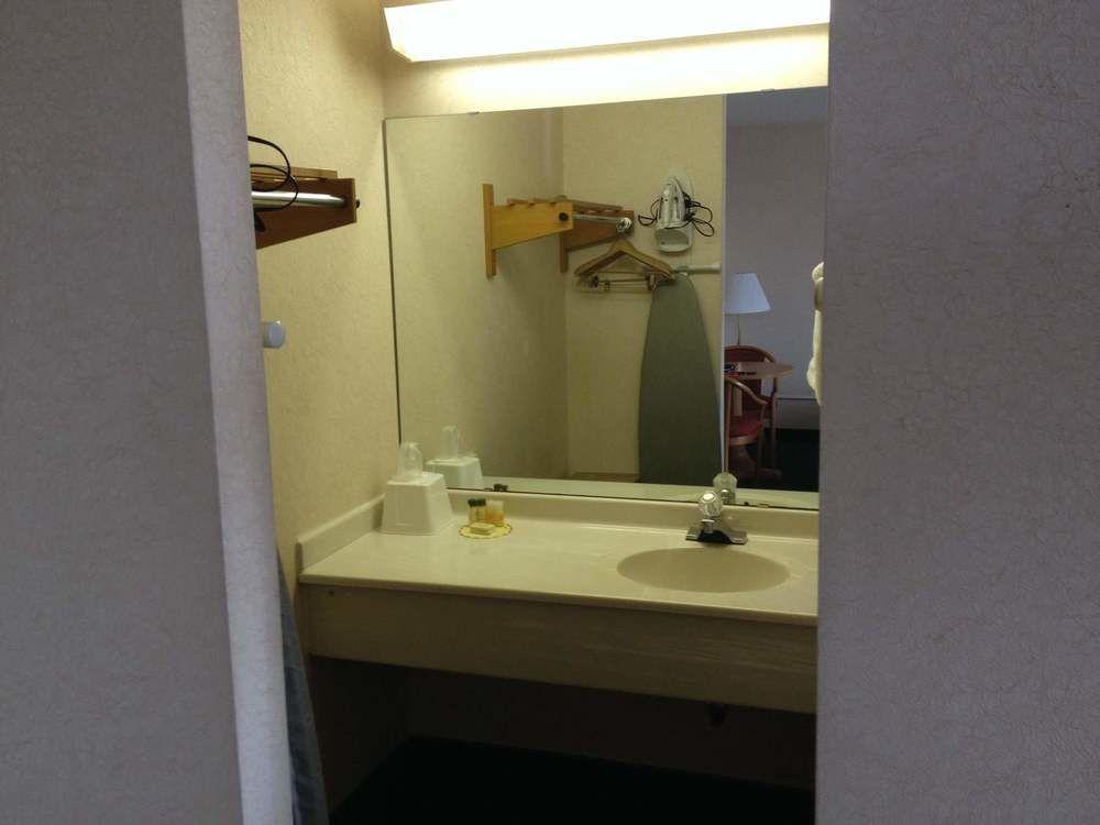Key Inn Roseville Bagian luar foto